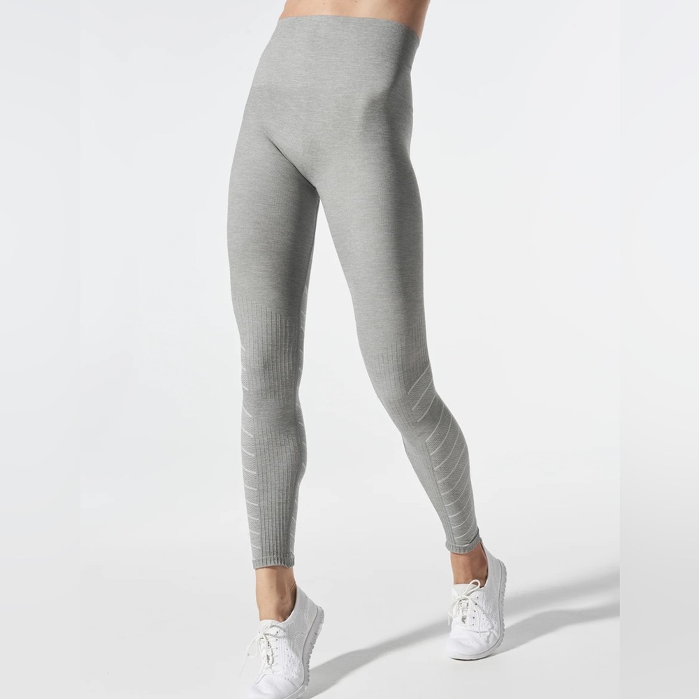 Blanqi Maternity SportSupport Contour workout leggings size L